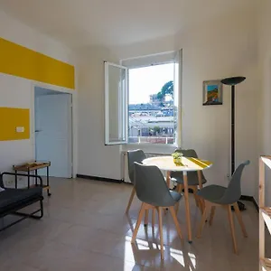 Salita S. Anna - Affitti Brevi Italia , Genova Italia